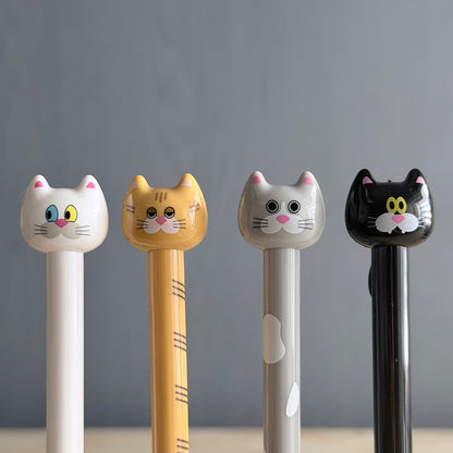 ニャンと驚き、芯の出し方ワンダフルなボールペン！（KITTY）