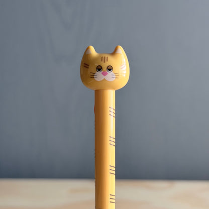 ニャンと驚き、芯の出し方ワンダフルなボールペン！（KITTY）