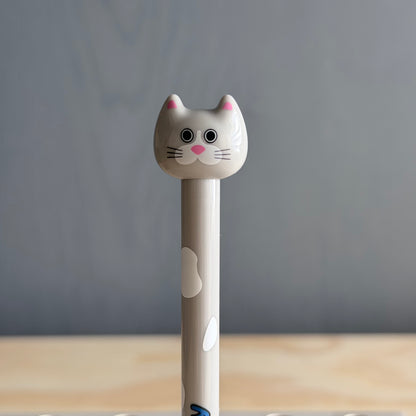 ニャンと驚き、芯の出し方ワンダフルなボールペン！（KITTY）